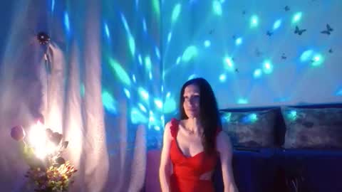 Elisa online show from 04/28/26, 07:52