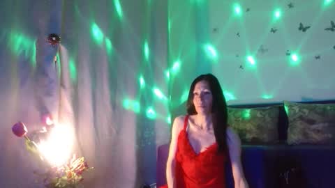 Elisa online show from 05/01/26, 07:29