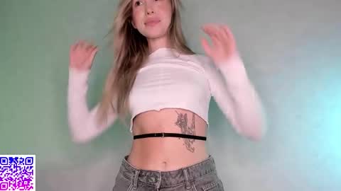 Elysia online show from 09/29/25, 10:03