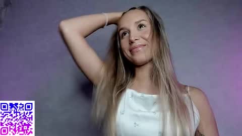 Elysia online show from 10/03/25, 07:55