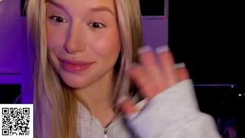 Elysia online show from 11/06/25, 10:21