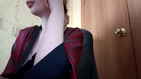 Elza Kom online show from 12/08/24, 05:39