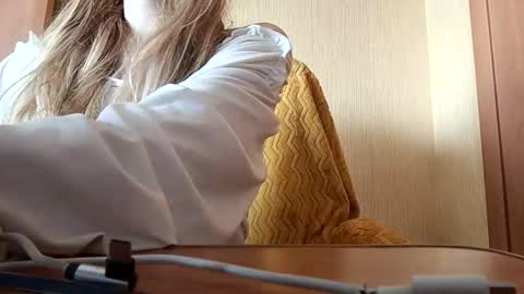 Elza Kom online show from 09/11/25, 04:23