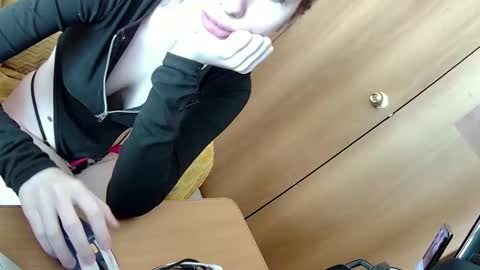 Snapshot of elza_com chatting on 02/24/26, 07:28 Elza Kom online show from 02/24/26, 07:28