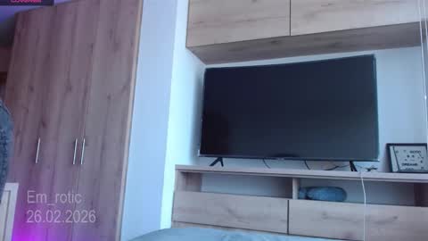 Snapshot of em_rotic chatting on 02/26/26, 07:24 Emilia online show from 02/26/26, 07:24