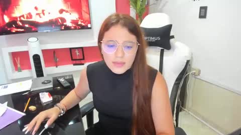 Estefany Martinez Acua INSTAGRAM ema 04oficial online show from 01/08/25, 08:39