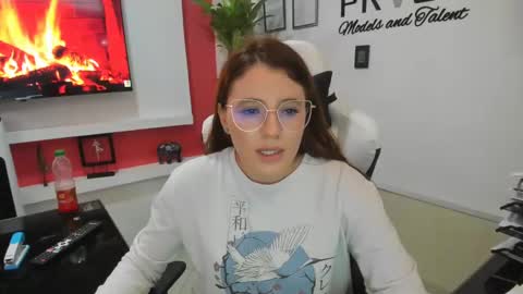 Estefany Martinez Acua INSTAGRAM ema 04oficial online show from 01/09/25, 09:16