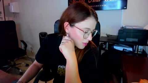 Estefany Martinez Acua INSTAGRAM ema 04oficial online show from 02/25/25, 04:46