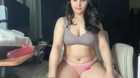 Snapshot of ema_lov3 chatting on 02/04/26, 03:23 Ema Love online show from 02/04/26, 03:23