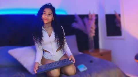 Snapshot of emaffox chatting on 03/17/26, 05:00 Ema Fox online show from 03/17/26, 05:00