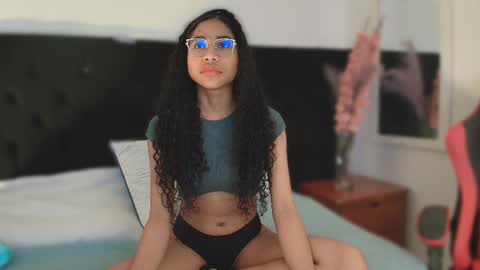 Snapshot of emaffox chatting on 03/18/26, 06:16 Ema Fox online show from 03/18/26, 06:16