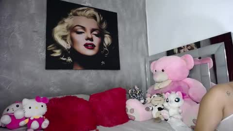 Snapshot of emafox_777 chatting on 10/11/25, 03:17 EmaFox online show from 10/11/25, 03:17