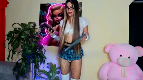 Snapshot of emafox_777 chatting on 07/18/26, 02:49 EmaFox online show from 07/18/26, 02:49