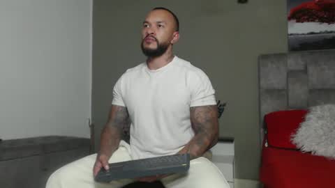 Snapshot of emanuelspencer chatting on 03/02/26, 05:08 emanuelspencer online show from 03/02/26, 05:08