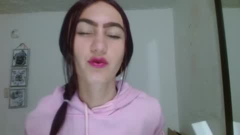 Snapshot of ember57607 chatting on 02/06/25, 11:21 ember57607 online show from 02/06/25, 11:21