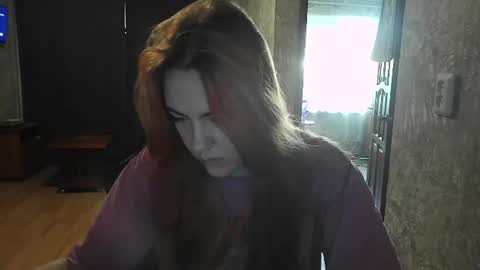 ember__fox online show from 06/18/26, 11:03