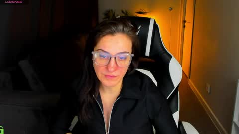 Snapshot of ember_winchester chatting on 04/17/26, 01:30 Ember online show from 04/17/26, 01:30