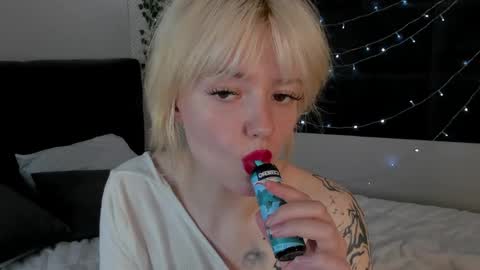 Snapshot of ember_winchester chatting on 05/18/26, 04:07 Ember online show from 05/18/26, 04:07