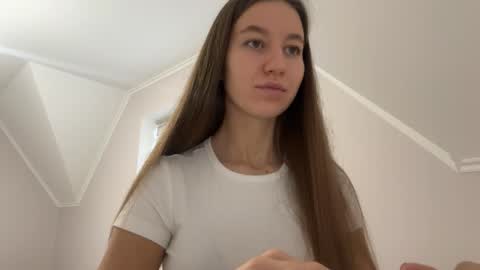 Alina online show from 11/11/25, 11:54