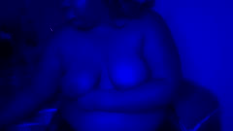 Snapshot of emberjoywoods chatting on 11/01/25, 01:29 Empress Ember online show from 11/01/25, 01:29