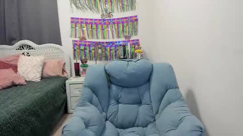 Snapshot of emberpheonixxx chatting on 03/05/25, 03:29 Ember Pheonixxx online show from 03/05/25, 03:29