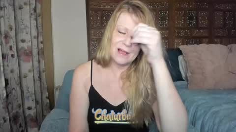 Snapshot of emberpheonixxx chatting on 09/19/25, 01:51 Ember Pheonixxx online show from 09/19/25, 01:51