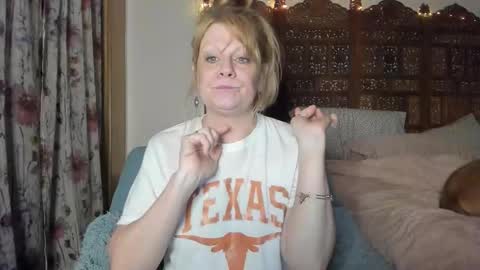 Snapshot of emberpheonixxx chatting on 11/09/25, 04:55 Ember Pheonixxx online show from 11/09/25, 04:55