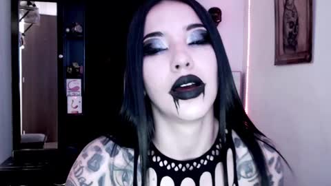 Emerald Black online show from 12/04/24, 08:45