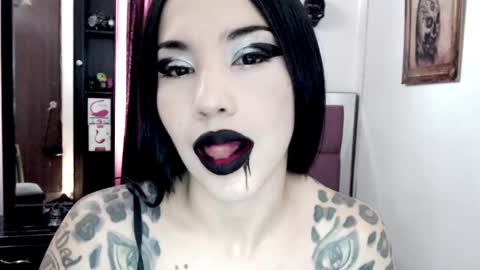 Emerald Black online show from 02/24/25, 12:48