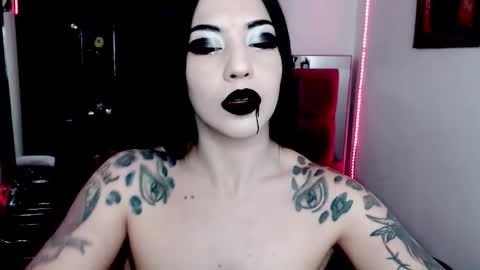 Emerald Black online show from 11/16/25, 06:52