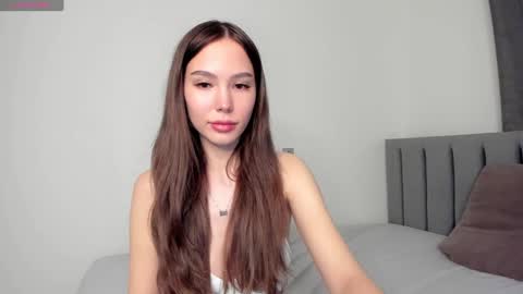 Snapshot of emelia_fox chatting on 12/02/24, 06:32 Emmy the sly little fox HTP is open an unforgettable show awaits you. I undress in private online show from 12/02/24, 06:32