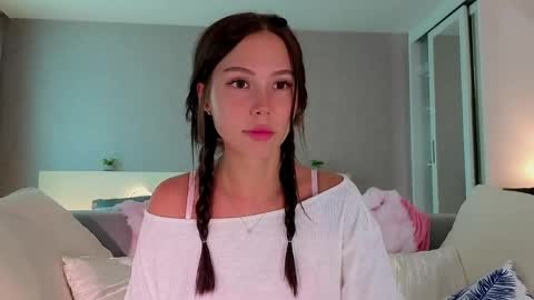 Snapshot of emelia_fox chatting on 05/11/26, 02:06 Emmy the sly little fox HTP is open an unforgettable show awaits you. I undress in private online show from 05/11/26, 02:06