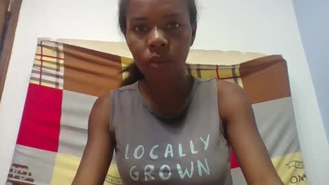 Snapshot of emelie473837 chatting on 03/29/26, 06:24 emelie473837 online show from 03/29/26, 06:24