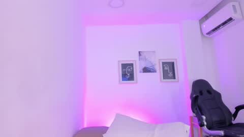 emelie_89 online show from 03/07/25, 03:07