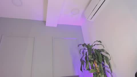 emelie_89 online show from 10/28/25, 09:35