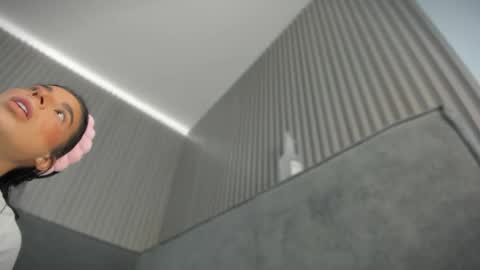 emelie_89 online show from 04/24/26, 11:34