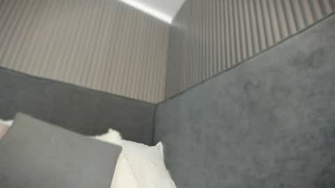 emelie_89 online show from 05/02/26, 11:37