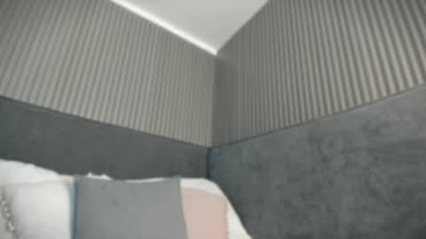 Snapshot of emelie_89 chatting on 05/16/26, 11:31 emelie_89 online show from 05/16/26, 11:31