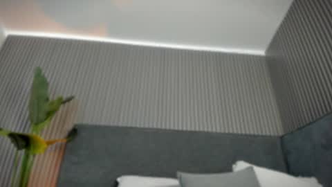 Snapshot of emelie_89 chatting on 05/20/26, 11:38 emelie_89 online show from 05/20/26, 11:38