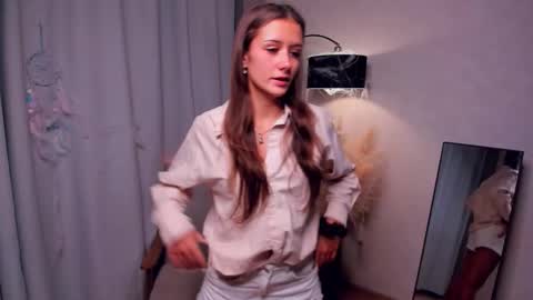 Snapshot of emelineweeman chatting on 11/01/25, 01:40 Emma online show from 11/01/25, 01:40