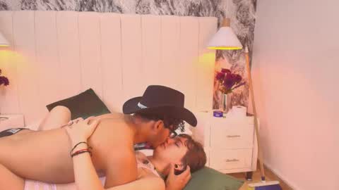 Snapshot of emely_606 chatting on 12/15/25, 05:28 Emely Antony online show from 12/15/25, 05:28