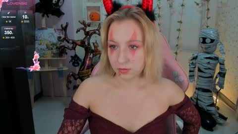 emelia online show from 10/31/25, 12:06