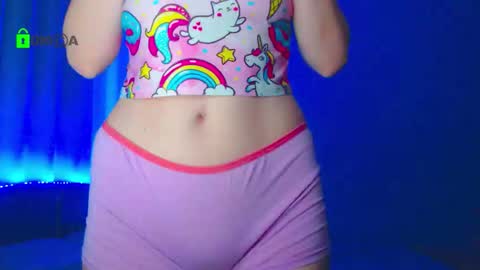 Snapshot of emelycrystal chatting on 09/30/25, 07:35 Emely online show from 09/30/25, 07:35