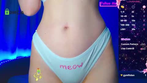 Snapshot of emelycrystal chatting on 02/09/26, 02:37 Emely online show from 02/09/26, 02:37