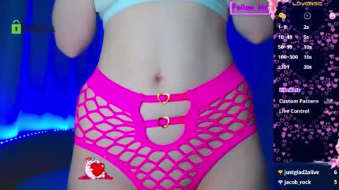 Snapshot of emelycrystal chatting on 03/11/26, 04:18 Emely online show from 03/11/26, 04:18