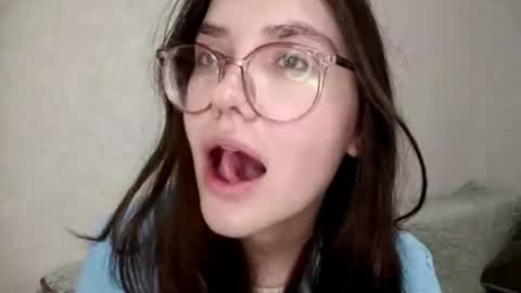 Snapshot of emelysimonson chatting on 10/13/25, 02:28 Stacy online show from 10/13/25, 02:28