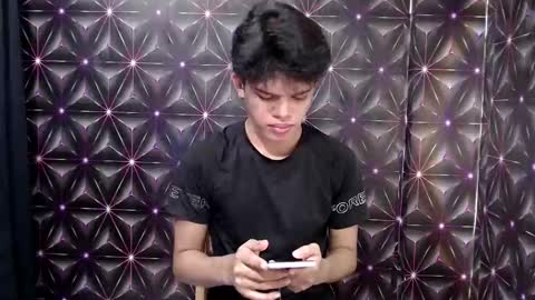 Snapshot of emerald_cummer chatting on 09/16/25, 01:45 emerald_cummer online show from 09/16/25, 01:45