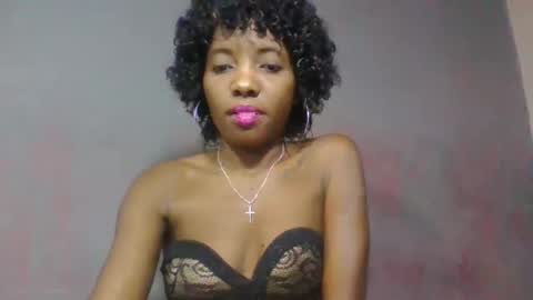 Snapshot of emerancienne chatting on 04/03/26, 12:14 emerancienne online show from 04/03/26, 12:14