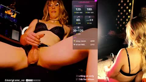 Snapshot of emerylune_xo chatting on 04/18/26, 05:44 Emery Lune online show from 04/18/26, 05:44
