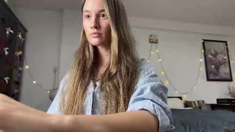 Snapshot of emi__ly chatting on 02/24/26, 12:36 emi__ly online show from 02/24/26, 12:36